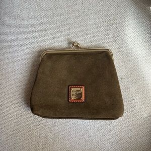 ✨ NWT Saffiano Suede Large Framed Purse in Olive ✨